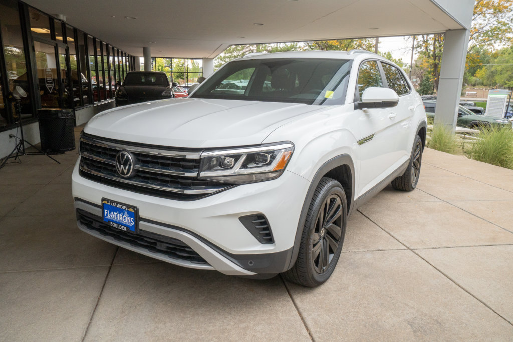 Used 2023 Volkswagen Atlas Cross Sport SE AWD/4WD image 3
