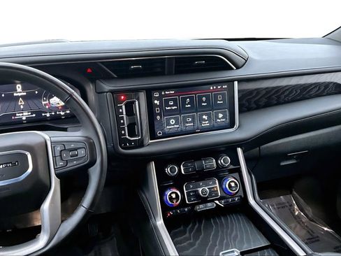 Used 2024 GMC Yukon XL Denali image 6