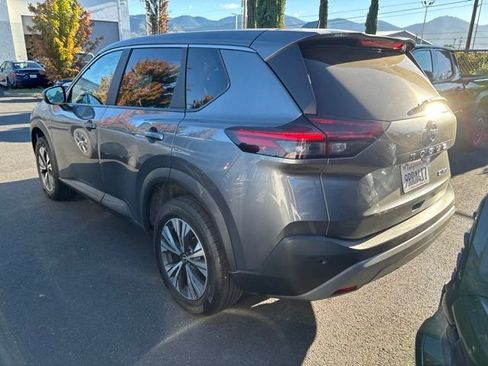 Used 2023 Nissan Rogue SV AWD/4WD image 3
