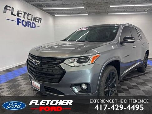Used 2021 Chevrolet Traverse Premier w/ LPO, Blackout Package AWD/4WD image 1