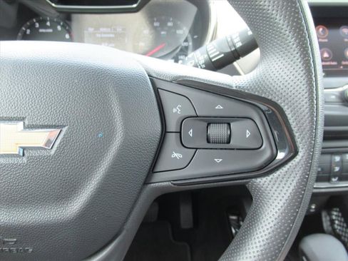 Used 2023 Chevrolet TrailBlazer LT AWD/4WD image 23