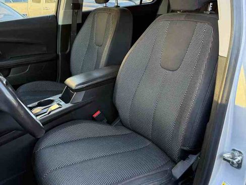 Used 2017 Chevrolet Equinox LT w/ Convenience Package image 11