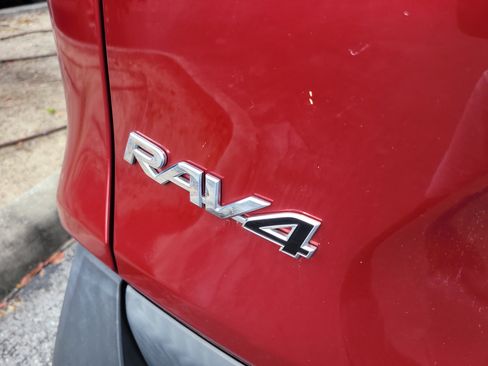 Used 2023 Toyota RAV4 XLE w/ Convenience Package FWD image 11