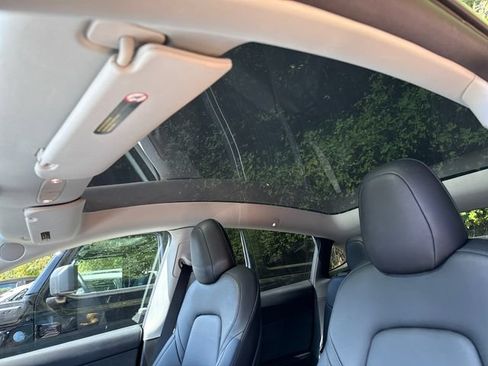 Used 2022 Tesla Model Y Long Range AWD/4WD image 21