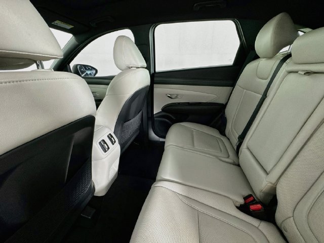 Used 2025 Hyundai Tucson Limited FWD image 21