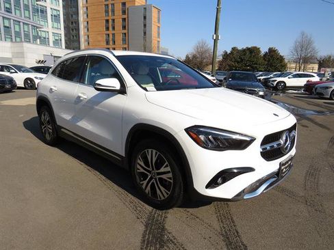 Used 2025 Mercedes-Benz GLA 250 4MATIC image 5