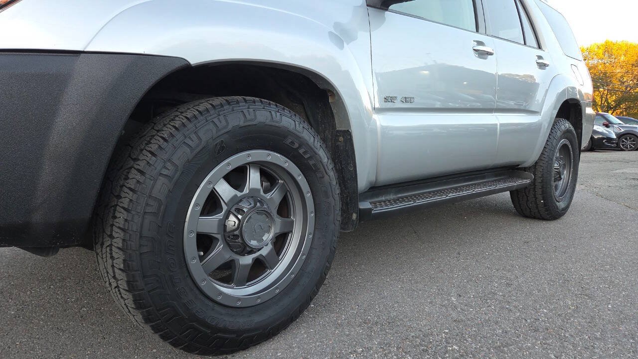 Used 2007 Toyota 4Runner SR5 AWD/4WD image 8