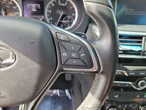 Used 2019 INFINITI QX30 ESSENTIAL image 24