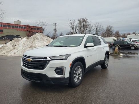 Used 2023 Chevrolet Traverse LT image 7