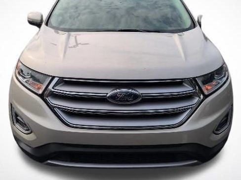 Used 2018 Ford Edge SEL w/ Equipment Group 201A FWD image 2