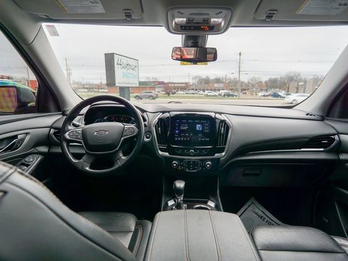 Used 2021 Chevrolet Traverse RS image 14