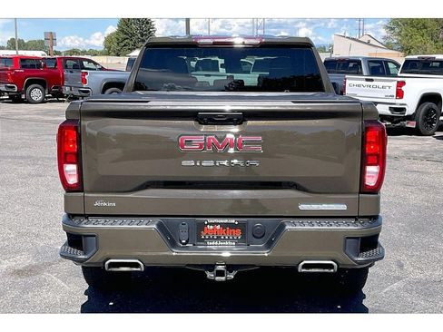 Used 2023 GMC Sierra 1500 Elevation w/ X31 Off-Road Package AWD/4WD image 4