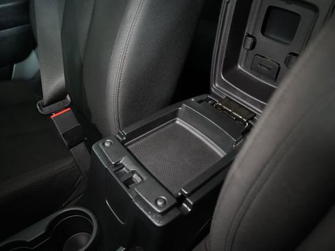 Used 2016 Jeep Wrangler Unlimited Sport w/ Quick Order Package 24S AWD/4WD image 29