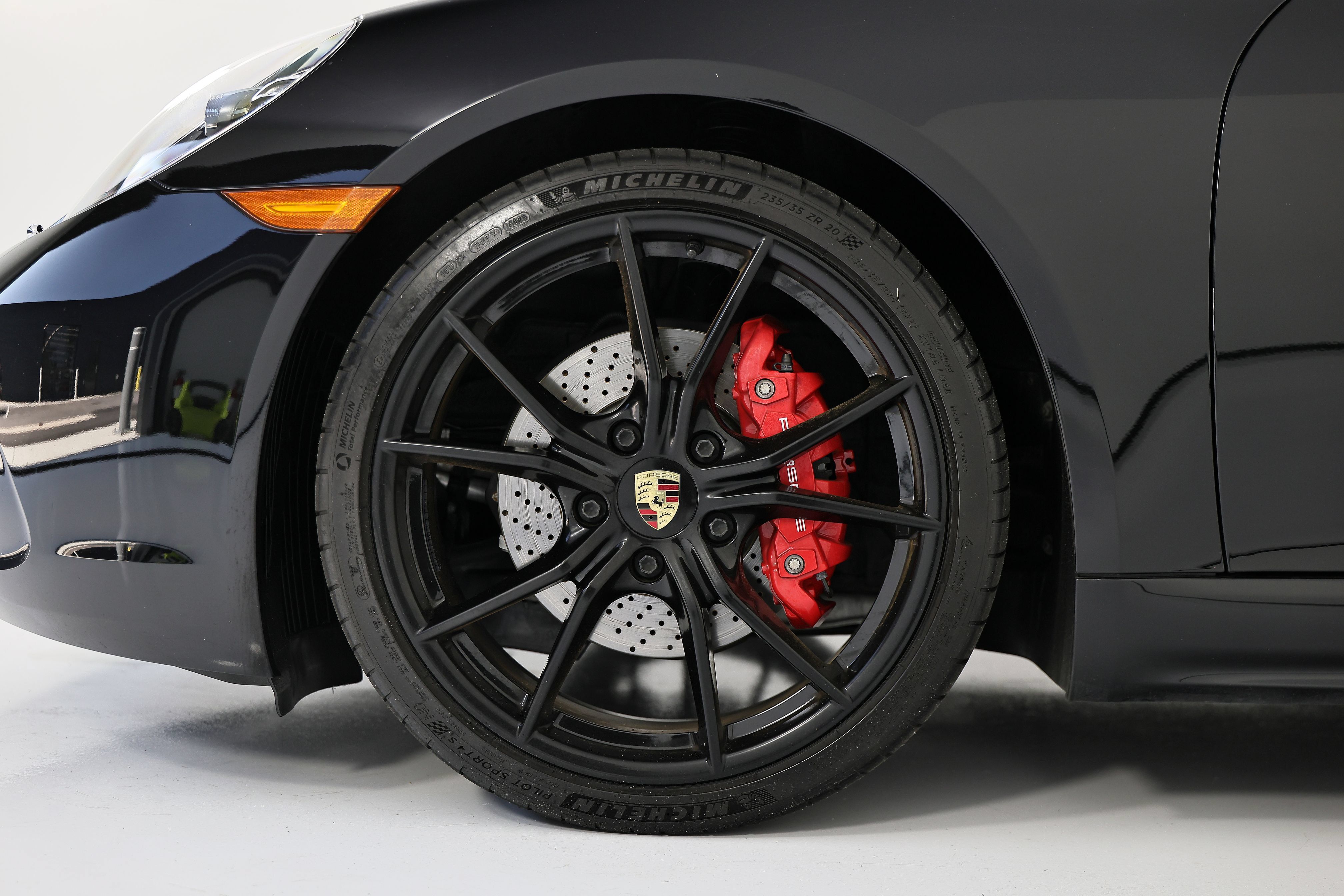 Certified 2024 Porsche 718 Cayman S RWD image 13