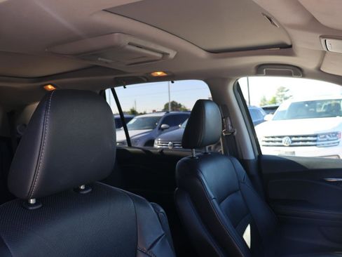 Used 2016 Honda Pilot Touring image 12