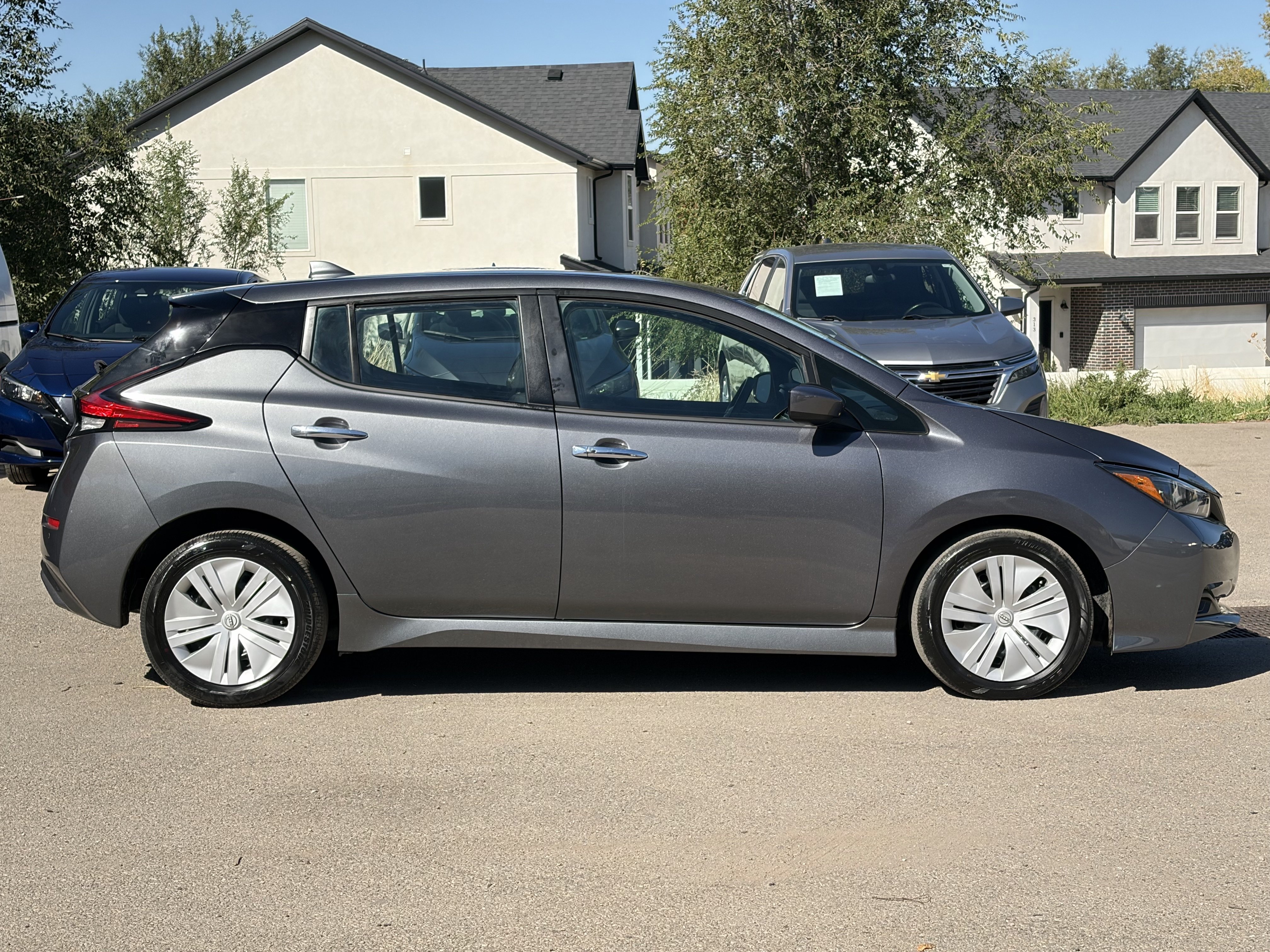 Used 2025 Nissan Leaf S FWD image 7