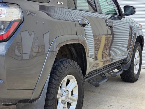 Used 2018 Toyota 4Runner SR5 Premium AWD/4WD image 39