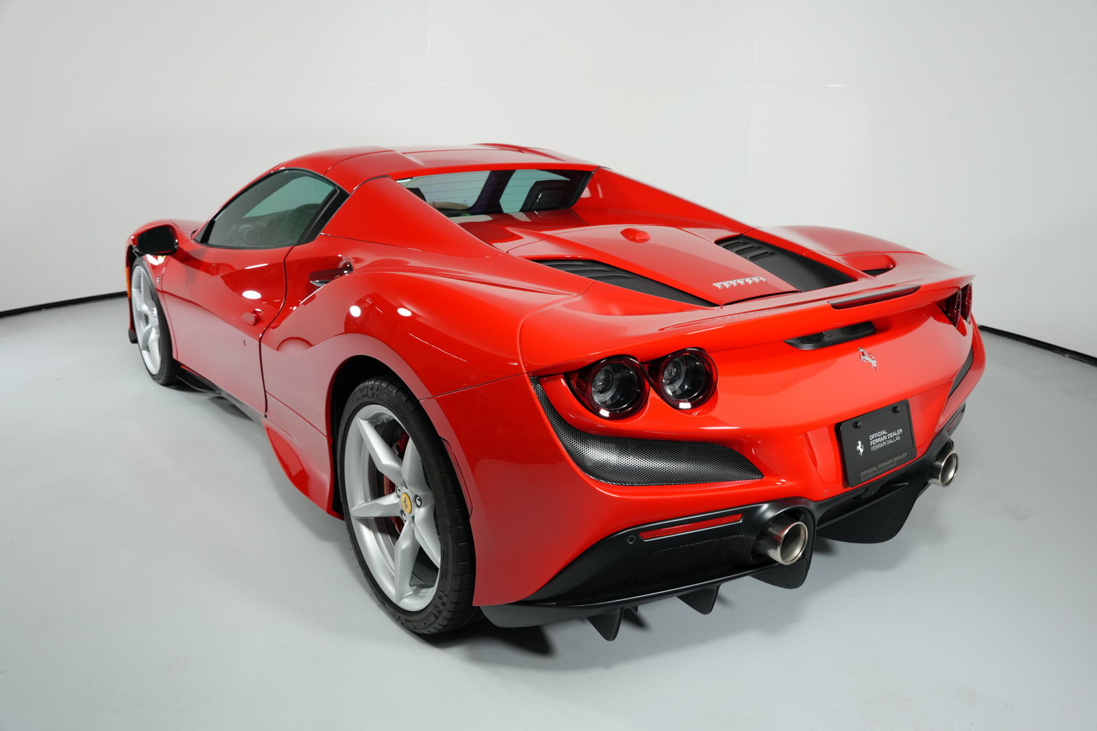 Used 2023 Ferrari F8 Tributo RWD image 10