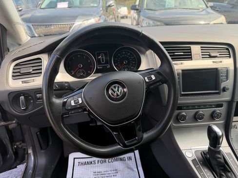 Used 2016 Volkswagen Golf Limited Edition FWD image 22