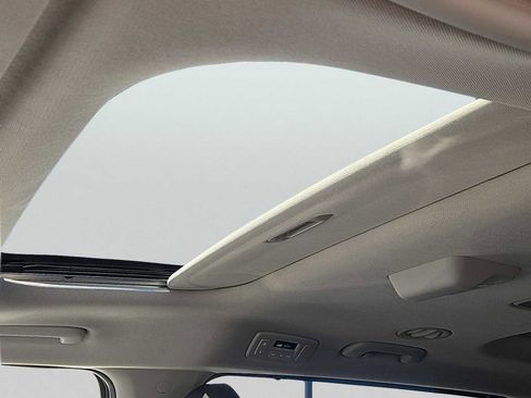 Used 2026 Kia Carnival SX w/ SX Dark Edition Package FWD image 15