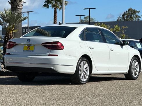 Used 2018 Volkswagen Passat 2.0T SE image 4