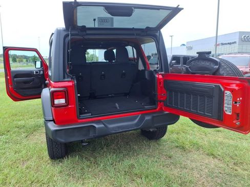 Used 2024 Jeep Wrangler Unlimited Sport AWD/4WD image 19