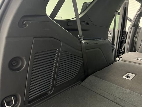 Used 2025 GMC Yukon Denali image 38