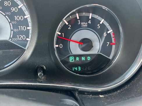 Used 2014 Chrysler 200 Limited w/ Sun/Sound Group image 11