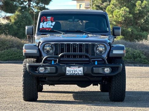 Used 2023 Jeep Wrangler Unlimited Rubicon 4xe image 2