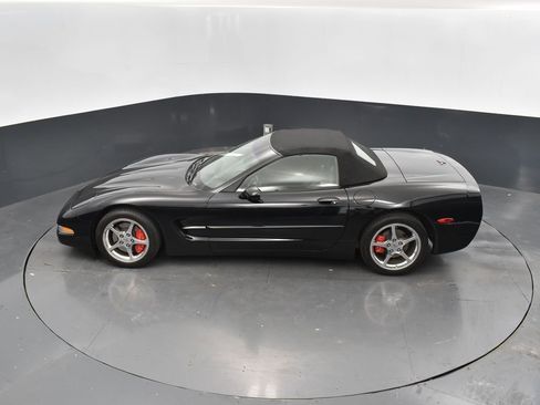 Used 2000 Chevrolet Corvette Base w/ Performance Handling Pkg image 29