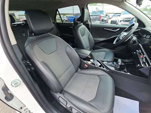 Used 2023 Kia Niro EX FWD image 30
