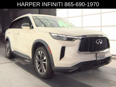 Used 2023 INFINITI QX60 Luxe w/ Performance Audio Package FWD image 3