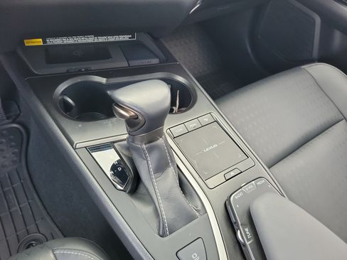 Used 2022 Lexus UX 200 w/ Accessory Package (Z2) FWD image 28