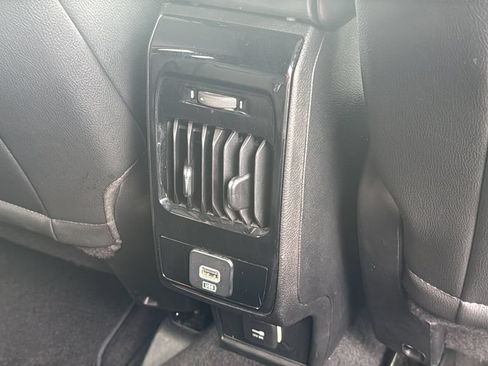 Used 2025 Jeep Compass Limited AWD/4WD image 16