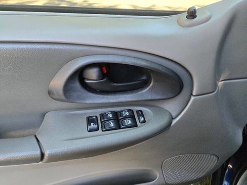 Used 2002 Chevrolet TrailBlazer LS w/ Preferred Equipment Group image 22