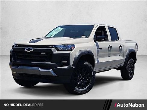 New 2026 Chevrolet Colorado Trail Boss w/ LPO, Hood Decal Package AWD/4WD image 1