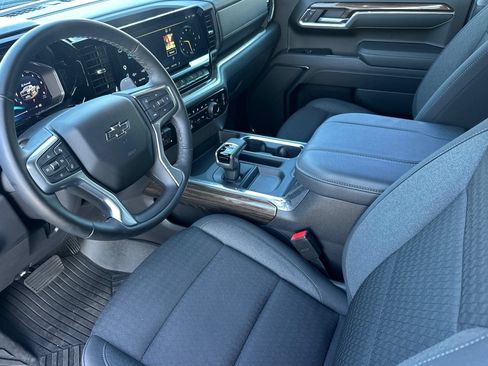 Used 2026 Chevrolet Silverado 1500 LT Trail Boss w/ Protection Package AWD/4WD image 10