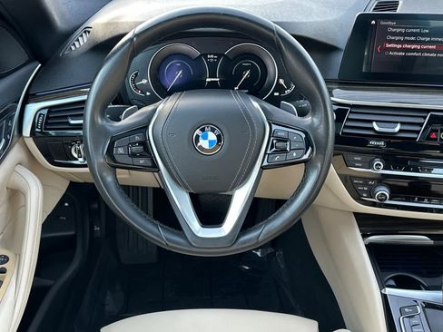 Used 2019 BMW 530e image 15