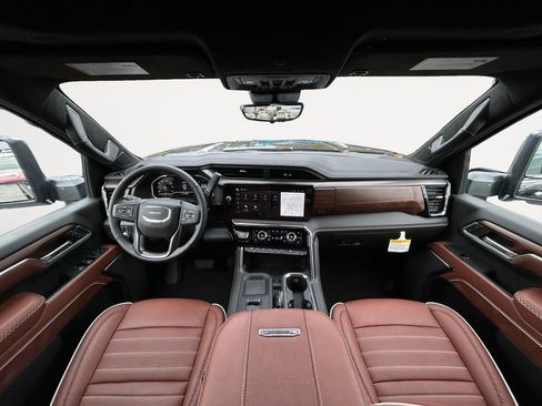 New 2025 GMC Sierra 2500 Denali Ultimate w/ Max Trailering Package image 13