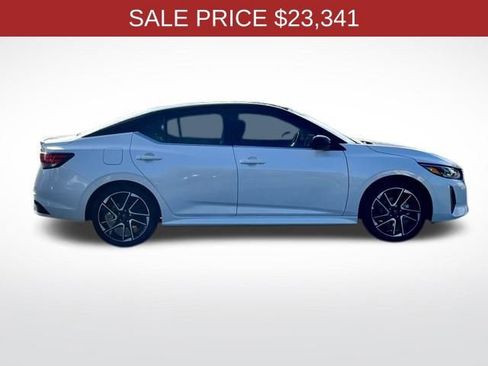 New 2025 Nissan Sentra SR image 18