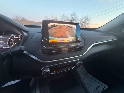 Used 2019 Nissan Altima 2.5 SR image 14