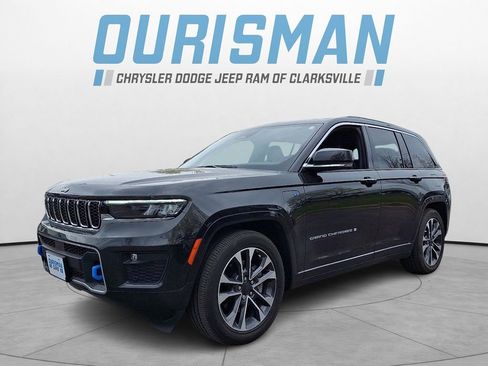 Used 2023 Jeep Grand Cherokee Overland image 3