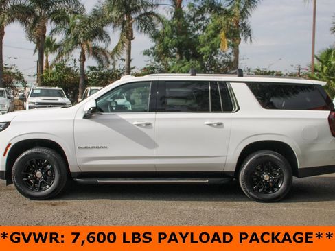 Used 2025 Chevrolet Suburban LS image 5