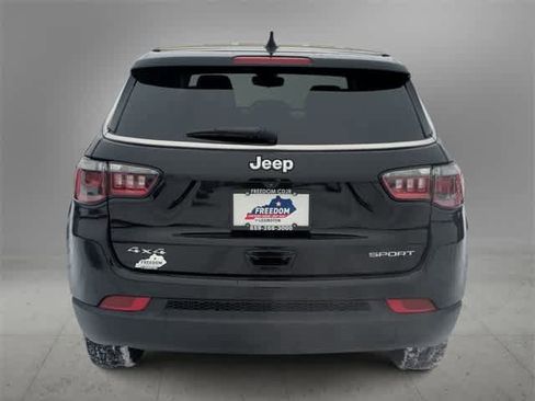 Used 2022 Jeep Compass Sport image 7
