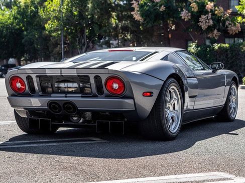 Used 2006 Ford GT image 8