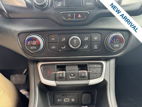 Used 2022 GMC Terrain SLE w/ Driver Convenience Package image 25