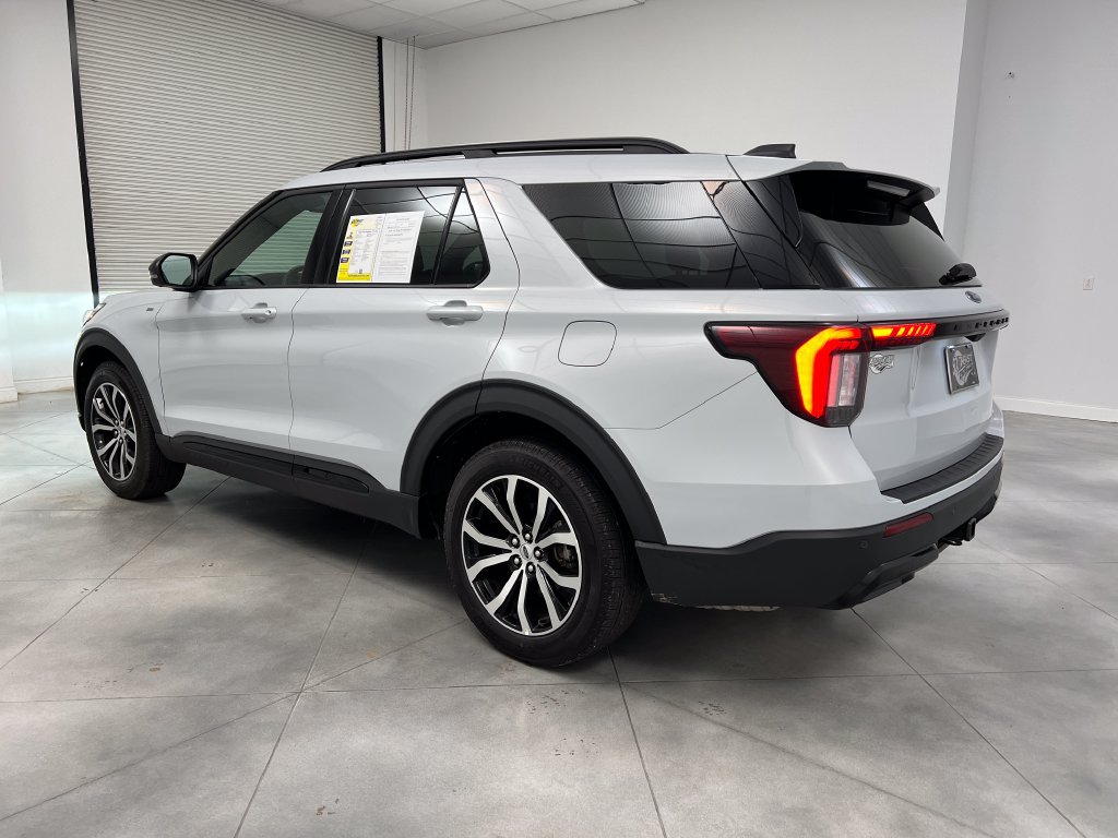 Used 2026 Ford Explorer ST-Line AWD/4WD image 6