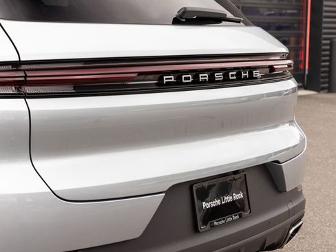 New 2026 Porsche Cayenne AWD/4WD image 12
