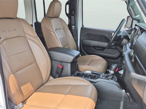 Used 2022 Jeep Wrangler Unlimited Sahara w/ Cold Weather Group AWD/4WD image 14