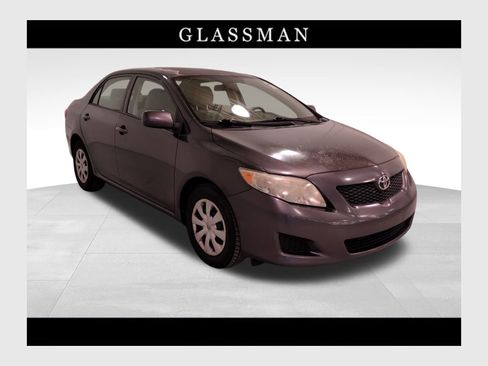 Used 2010 Toyota Corolla LE image 1